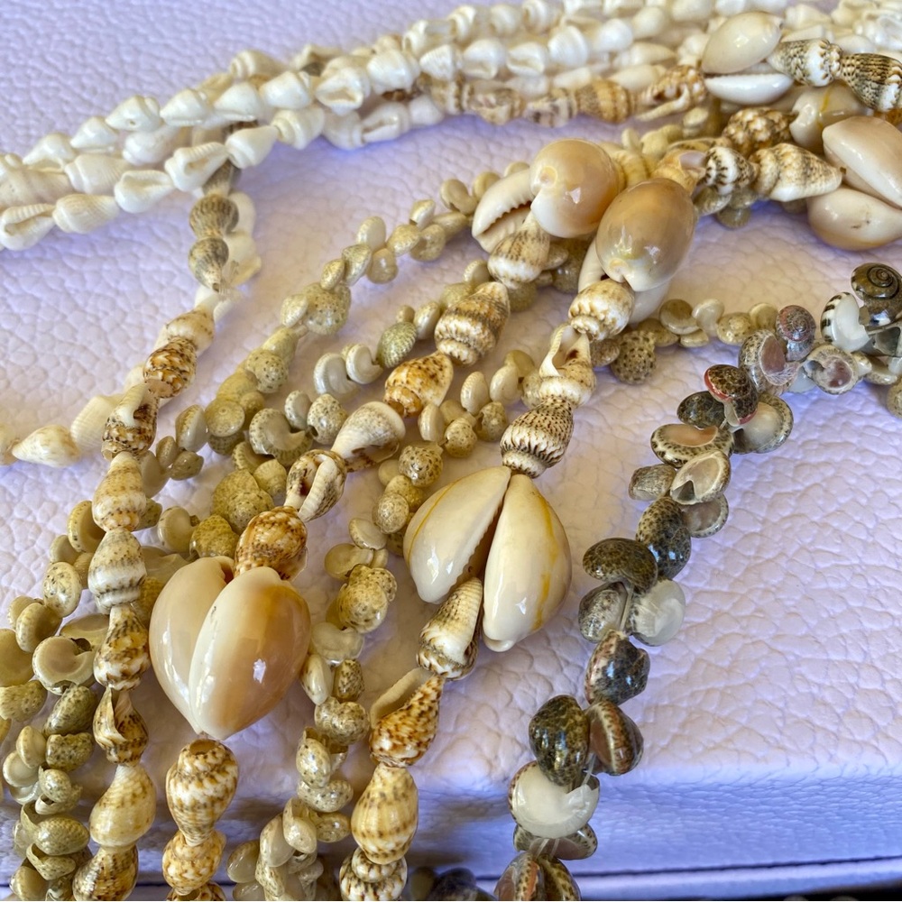 Bundle 13 Real Shell Leis - Picture 2 of 4